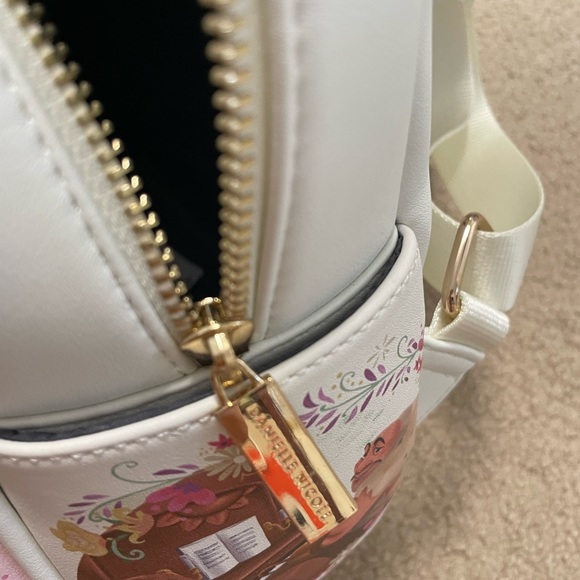 DANIELLE NICOLE RAPUNZEL BACKPACK - Picture 5 of 8